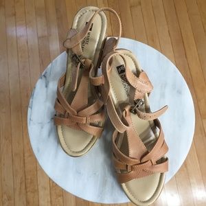 White Mountain vegan leather T-strap sandals 8.5